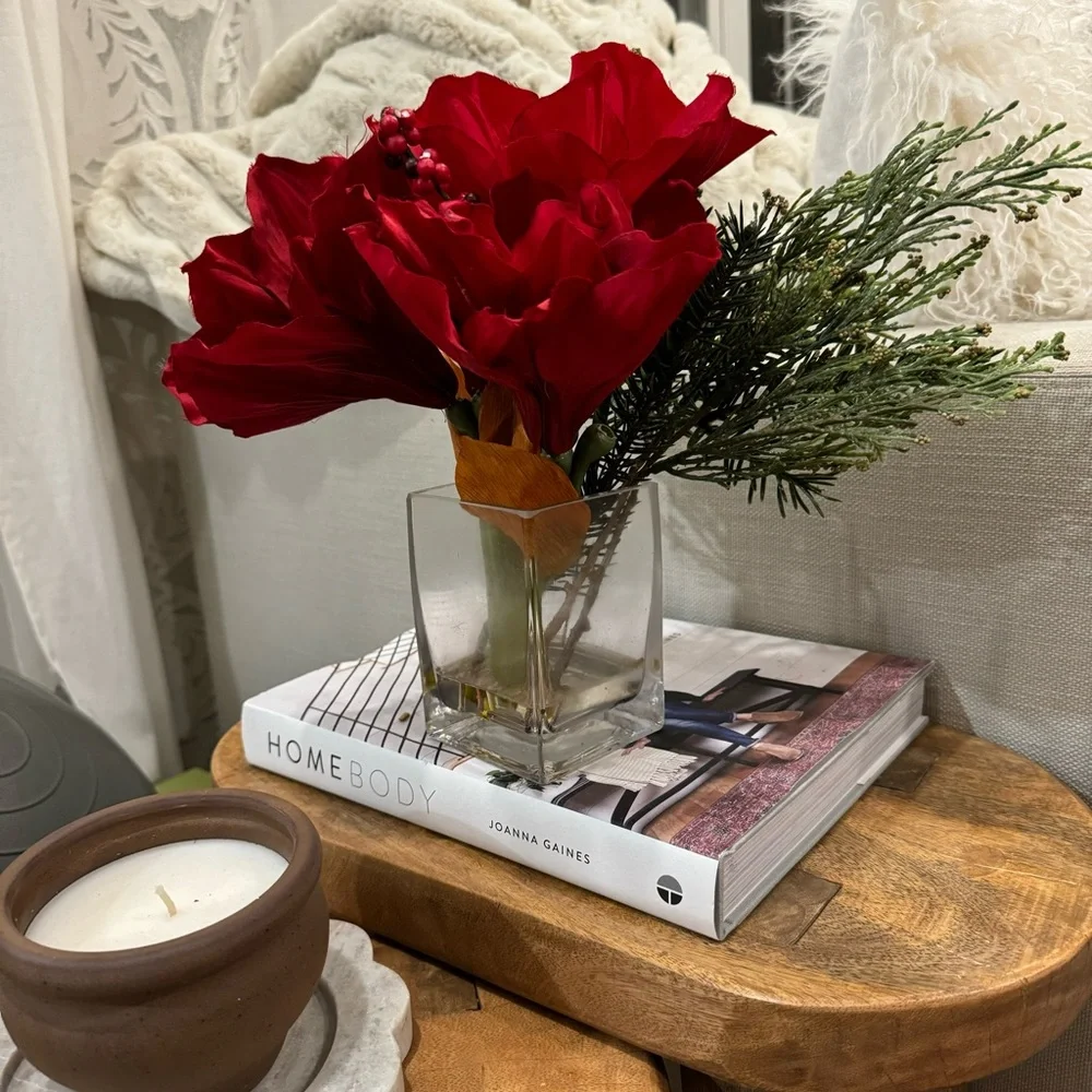Pottery Barn 1/ Faux Berry & Amaryllis Mixed Arrangement In Glass Vase